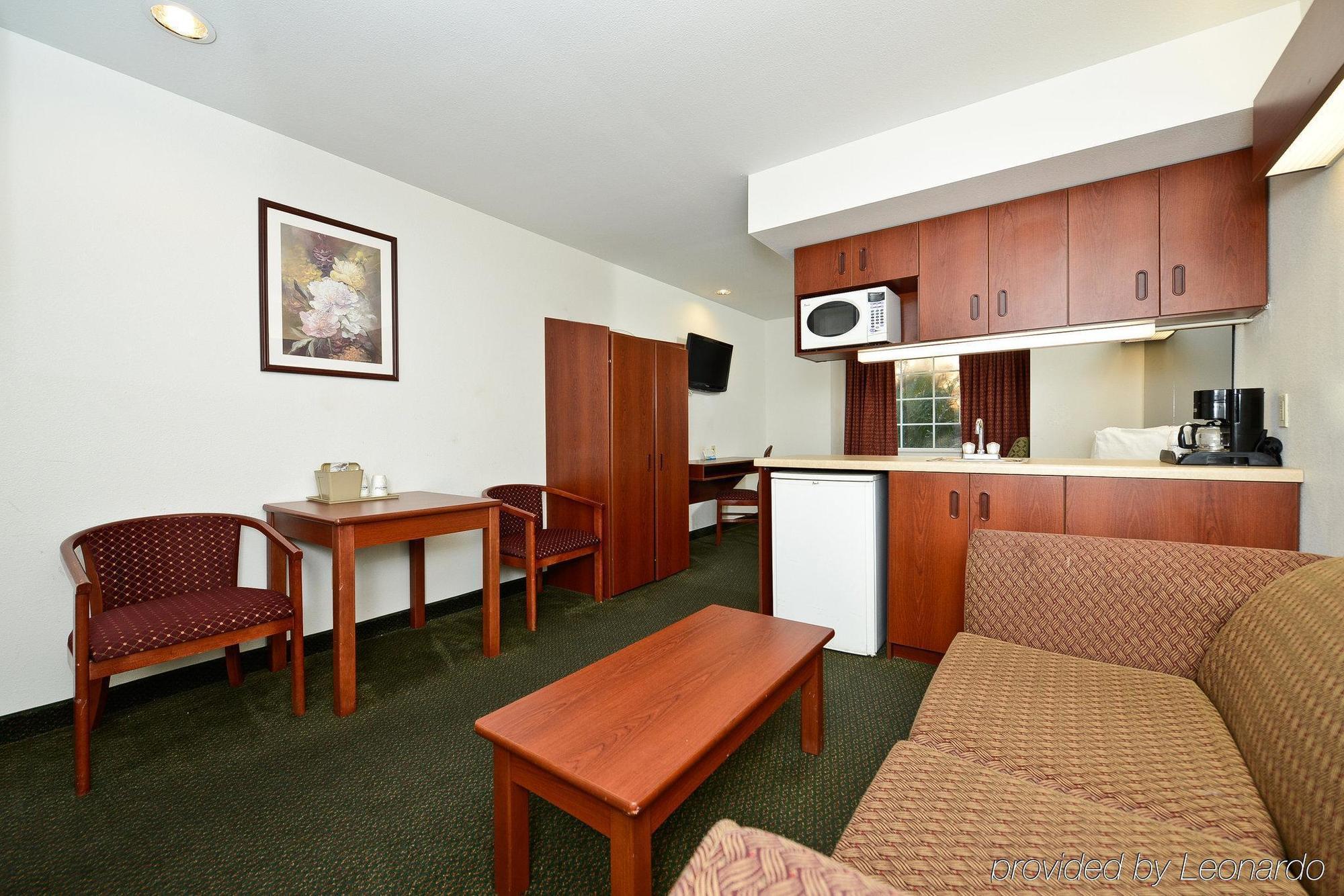 Americas Best Value Inn Lake Charles Interstate 210 Exterior foto