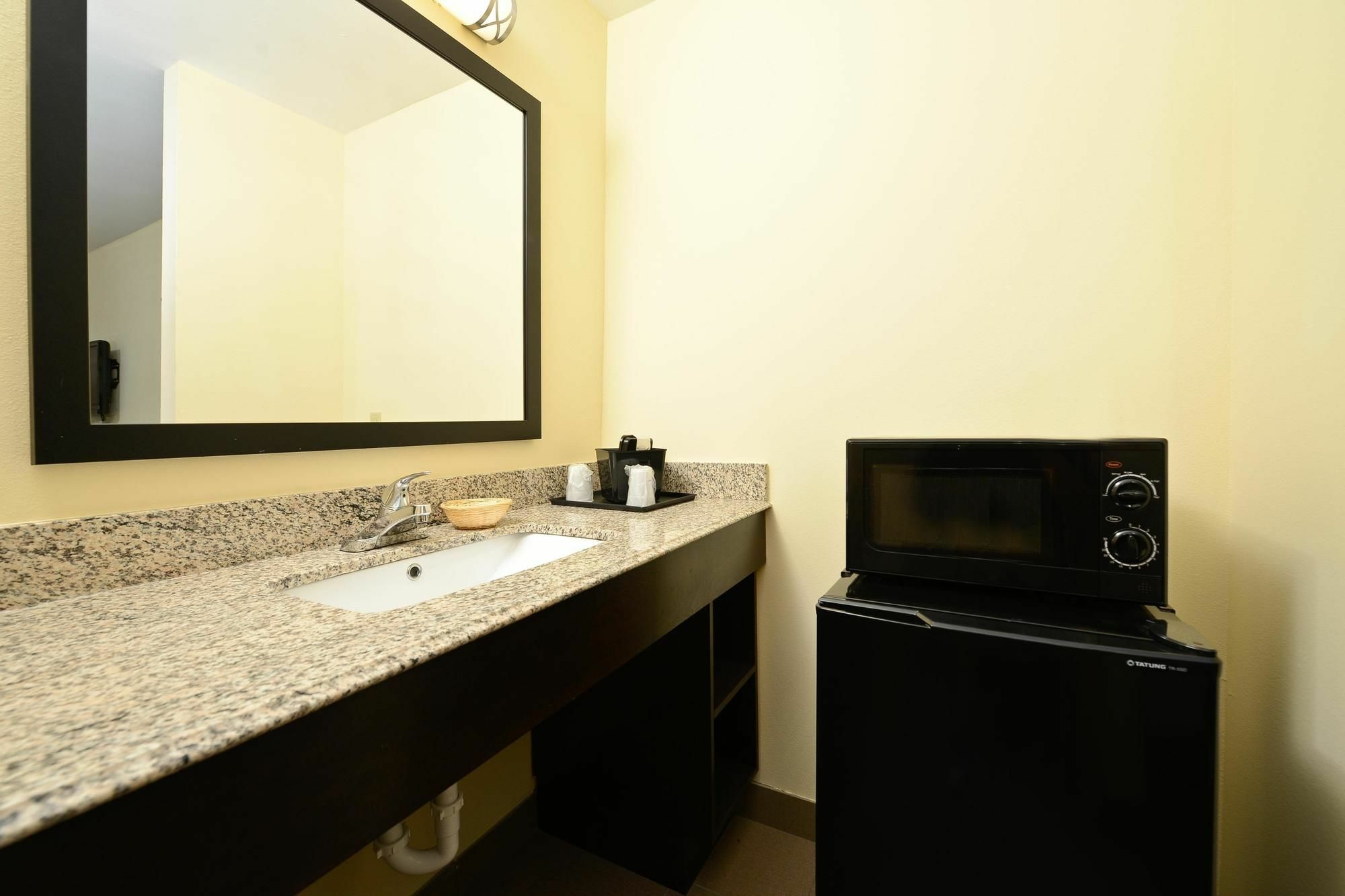 Americas Best Value Inn Lake Charles Interstate 210 Zimmer foto